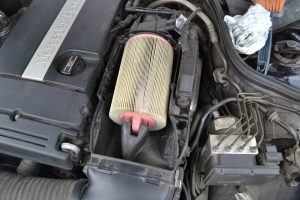 После запуска двигатель сразу глохнет: почему так происходит