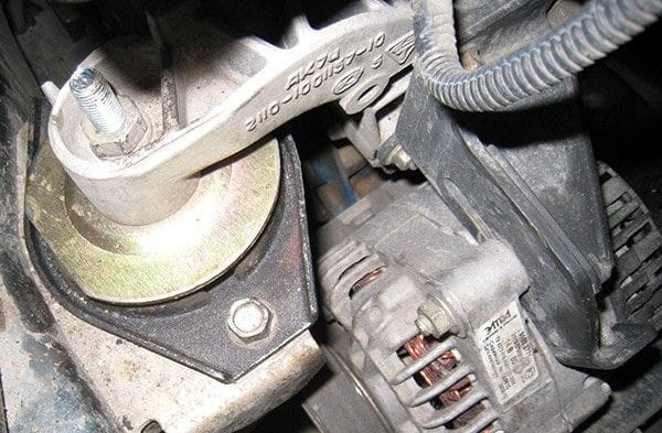 Проверка подушек двигателя без их снятия с автомобиля