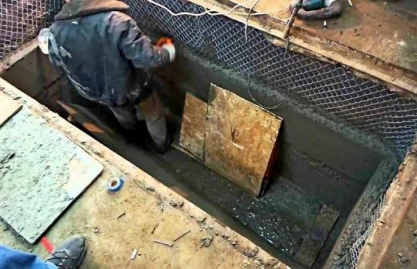 Смотровая яма в гараже: как сделать?