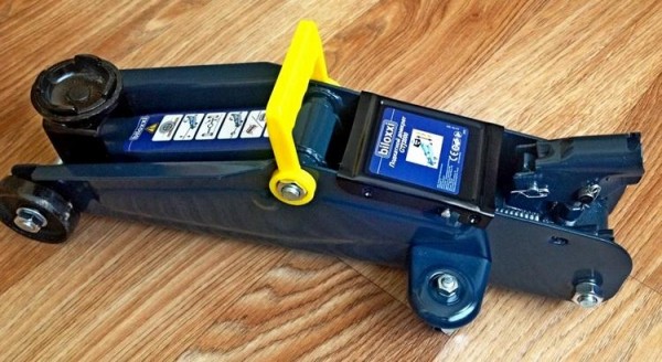 Выбор подкатного домкрата