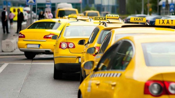 Эксперты выяснили, кто несет ответственность за перевозку пассажиров в такси