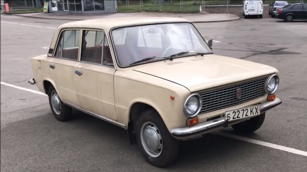 Посмотрите на 38-летнюю &laquo;Копейку&raquo; в идеальном состоянии с крошечным пробегом