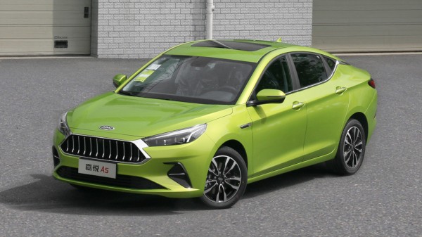 Раскрыта возможная стоимость лифтбека JAC J7