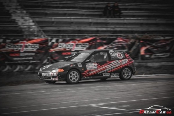 В Харькове построили Honda Civic, который быстрее гоночных Porsche!