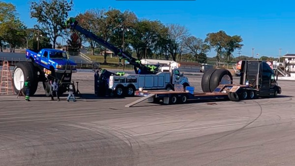 Гигантский монстр-трак поставили на колеса от обычного авто