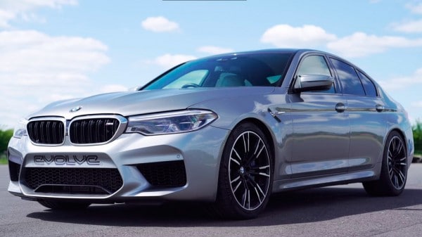 Ferrari 488 Pista сразилась с 800-сильным BMW M5