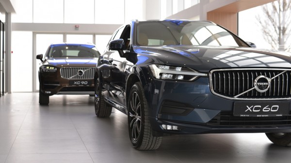 Автомобили подорожали на 15% из-за ослабления рубля