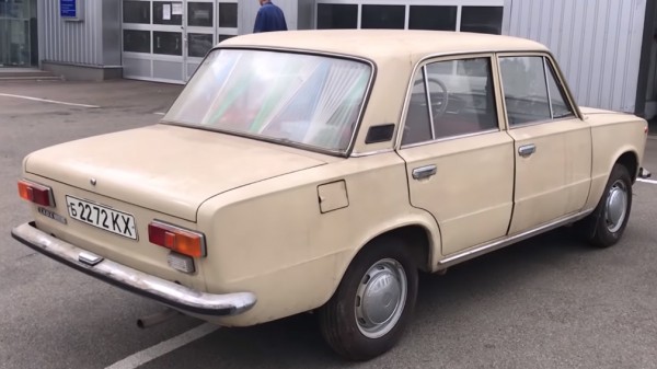 Посмотрите на 38-летнюю &laquo;Копейку&raquo; в идеальном состоянии с крошечным пробегом