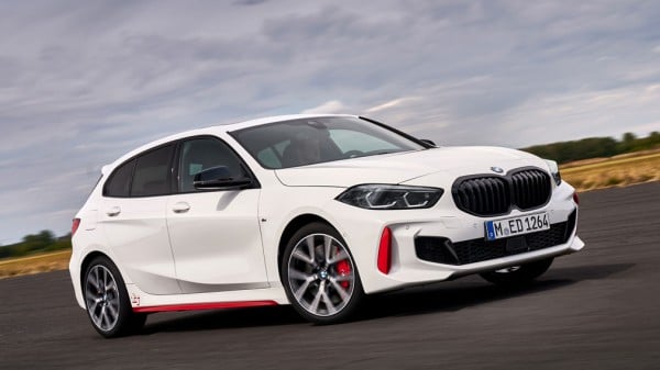 Первый хот-хэтч BMW с передним приводом получил 265-сильный мотор