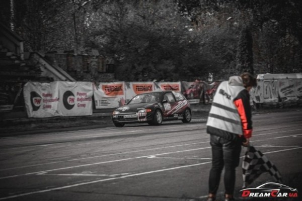 В Харькове построили Honda Civic, который быстрее гоночных Porsche!