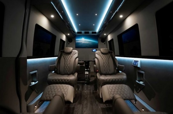 Inkas показал роскошный офис на колесах