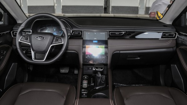 Раскрыта возможная стоимость лифтбека JAC J7