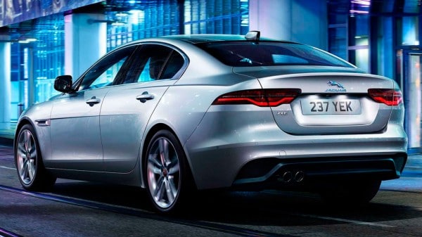 Jaguar представил обновленный XE с дизельным гибридом