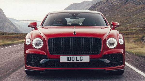 Компания Bentley представила новый Flying Spur V8