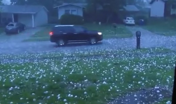 Что делать, если авто попало под град: 10 важных советов