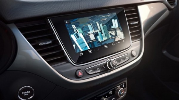 Crossland X обновился