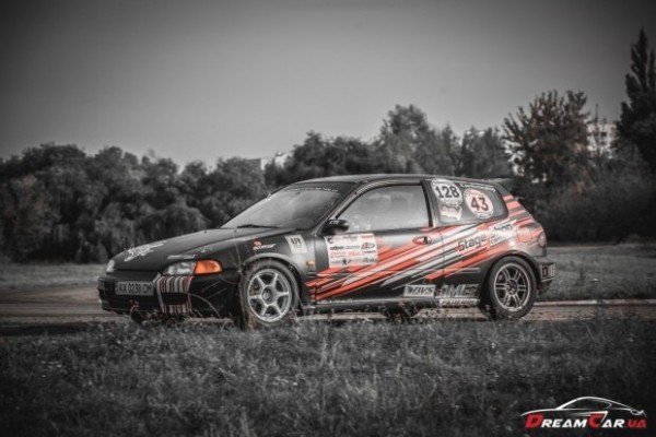 В Харькове построили Honda Civic, который быстрее гоночных Porsche!