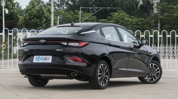 Раскрыта возможная стоимость лифтбека JAC J7