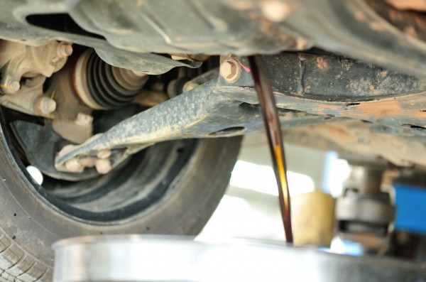 Как часто менять масло в коробке передач: что нужно знать