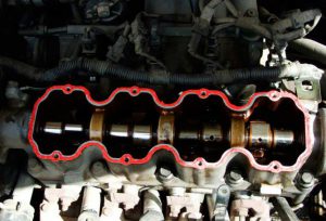 Как устранить течь масла из-под крышки клапанов