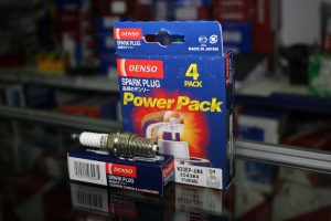 Какие свечи лучше выбрать: NGK или Denso