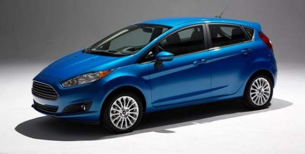 Какую марку маленькой машины выбрать женщине: обзор лучших моделей