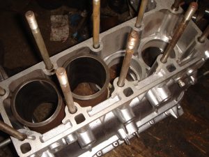 Масло в моторе пенится: причины