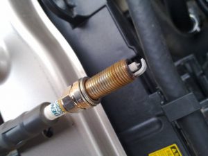 О чем говорит нагар на свечах зажигания и его цвет