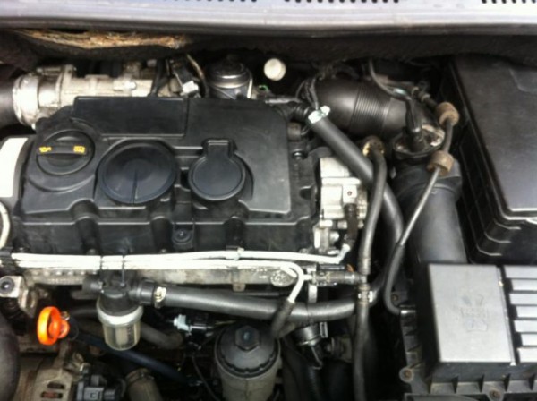 Почему через сапун выдавливает масло: как устранить неисправность