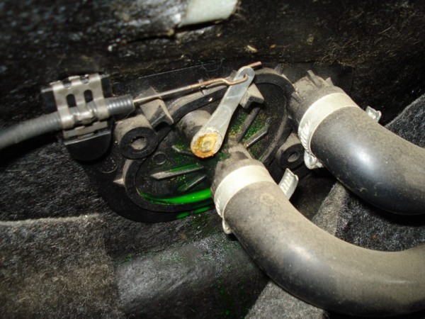 Почему печка в машине плохо греет и дует холодный воздух: причины и способы решения