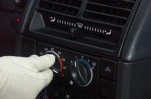 Почему печка в машине плохо греет и дует холодный воздух: причины и способы решения