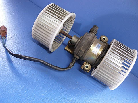 Почему печка в машине плохо греет и дует холодный воздух: причины и способы решения