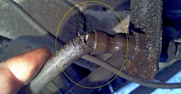 Проваливается педаль тормоза &mdash; что делать