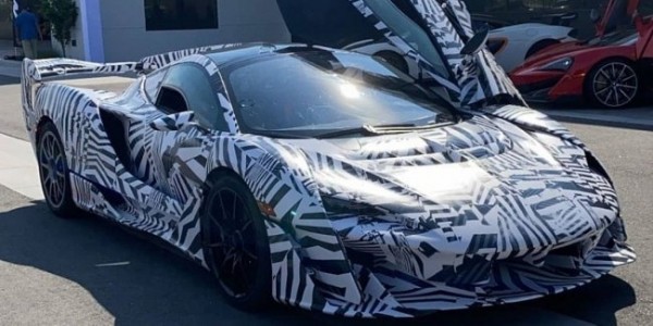 Самый мощный McLaren в истории запечатлели на фото