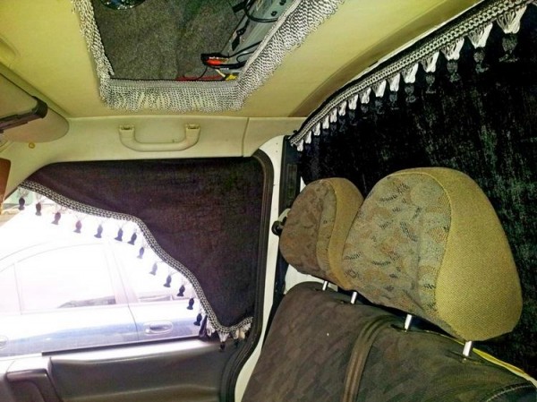 Шторки на автомобильные стекла &mdash; варианты выбора и установки