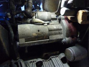 Скрежет, стук или свист во время запуска мотора