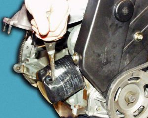 Снятие масляного фильтра без специального ключа