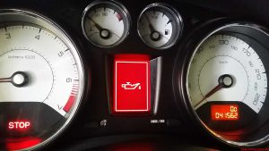 В двигателе нет давления масла или давление падает: причины и способы устранения