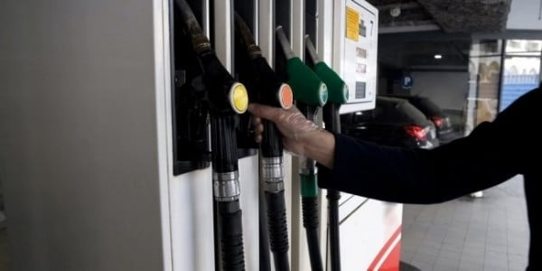 ВРУ предлагает снизить акциз на бензин