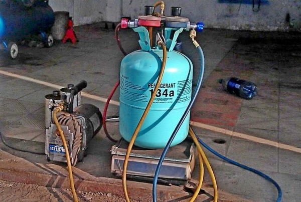 Заправка автокондиционера своими руками