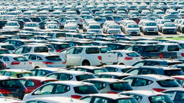 В России новые легковые автомобили в 2021 году могут в среднем подорожать на 10%