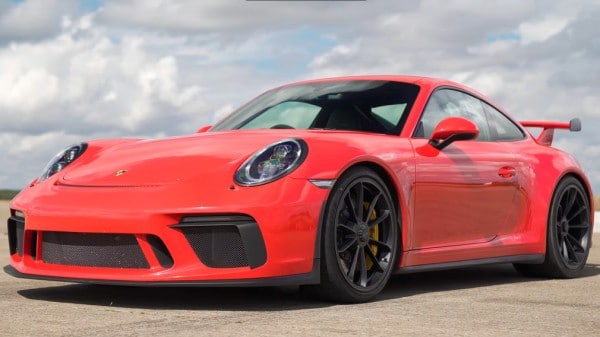 Porsche 911 GT3 и Bentley Continental GT сразились на прямой