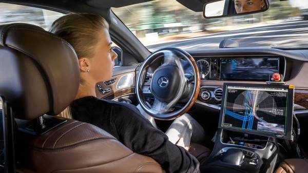 Mercedes-Benz отказывается от участия в гонках автономного вождения