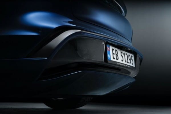 Куда потратить $15.000: карбоновый обвес для Porsche Taycan