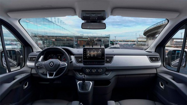 Renault представил обновленный минивэн Trafic