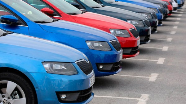 В России новые легковые автомобили в 2021 году могут в среднем подорожать на 10%