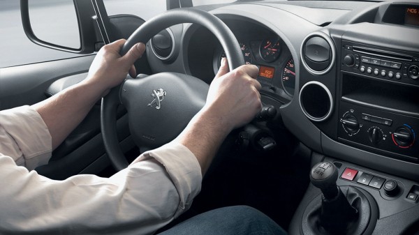 Названа цена новой модели Peugeot российской сборки