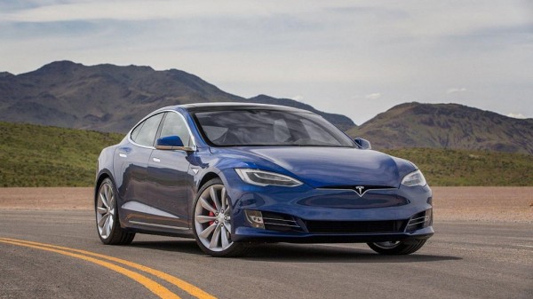 Названы автомобили российских звёзд YouTube