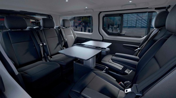 Renault представил обновленный минивэн Trafic