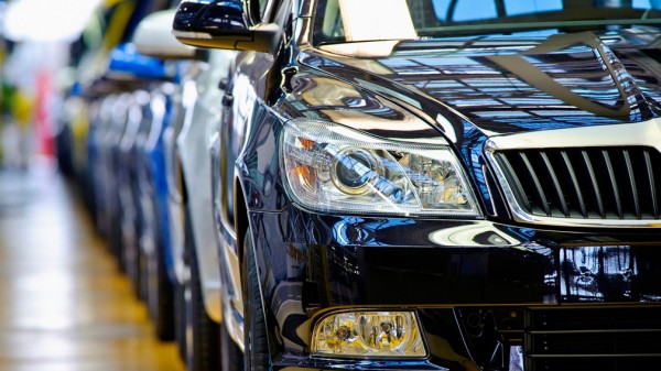 В России новые легковые автомобили в 2021 году могут в среднем подорожать на 10%